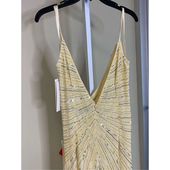 Mac Duggal NWT Beaded Sleeveless Faux Wrap Gown in Buttercream Size 12 - Picture 9 of 9